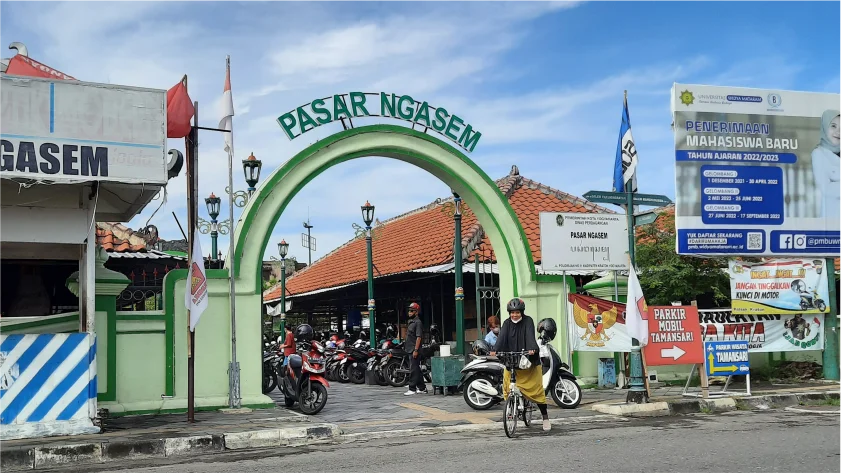 Pasar Tradisional Ngasem